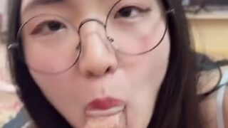 Aroomi Kim Netflix And Chill B-G Cock Sucked Onlyfans Porn Video